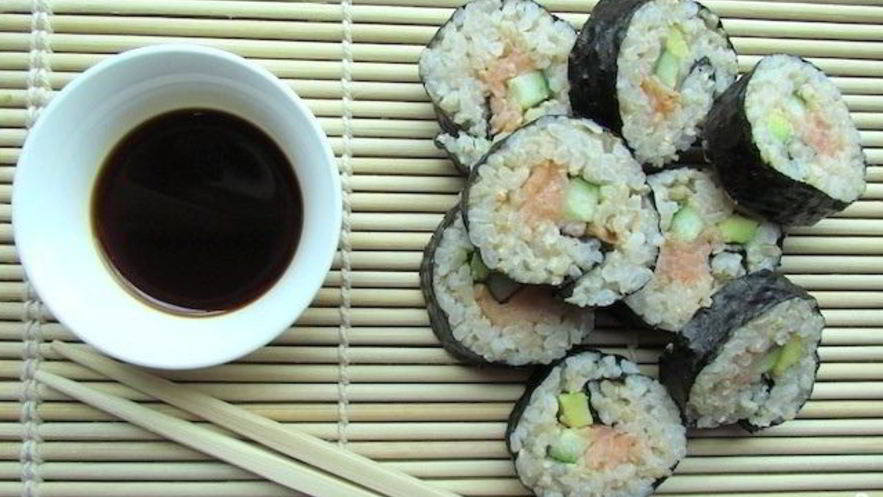 Рецепт роллов с копченым лососем