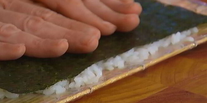 Рецепт роллов с угрем, авокадо и огурцом