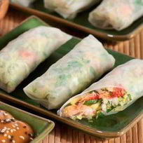 Рецепт Вьетнамского ролла с крабом, манго и имбирем