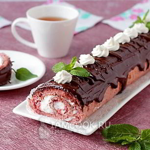 Рецепт Бисквитного рулета с клубникой