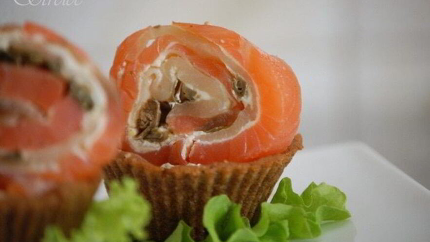 Рецепт хлебных корзинок с рыбным рулетом