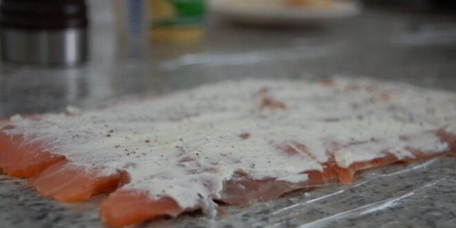 Рецепт хлебных корзинок с рыбным рулетом