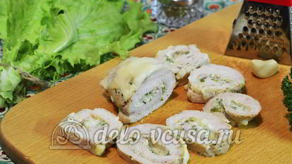 Рецепт Куриного рулета с сыром и чесноком