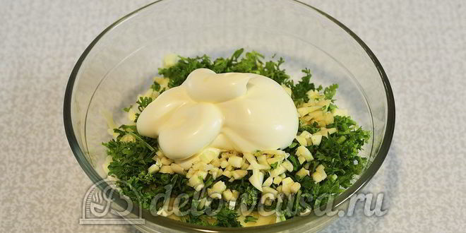 Рецепт куриного рулета с сыром и чесноком