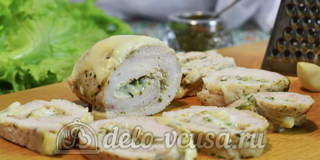 Рецепт куриного рулета с сыром и чесноком