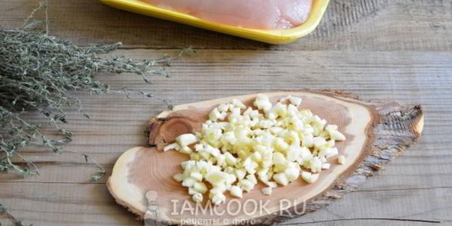 Рецепт куриного рулета, запеченного в фольге