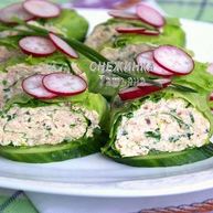 Рецепт Легкого закусочного рулета из салатных листьев