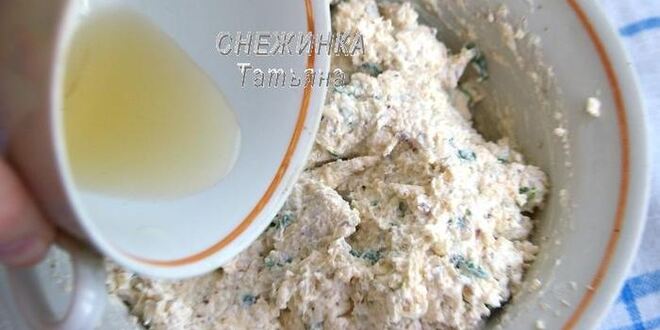 Рецепт легкого закусочного рулета из салатных листьев