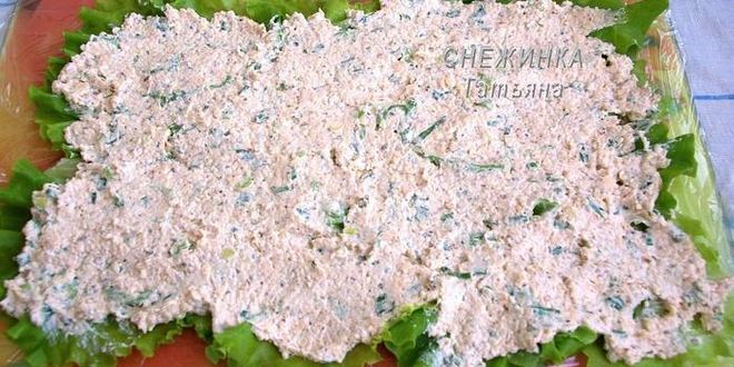 Рецепт легкого закусочного рулета из салатных листьев