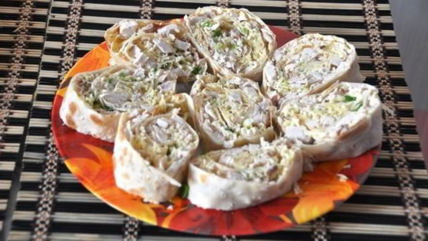 Рецепт рулета из лаваша с курицей и сыром