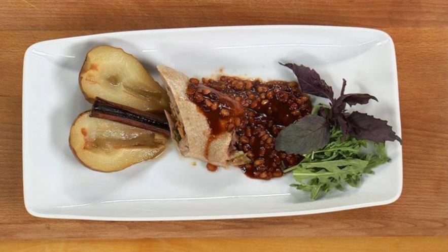 Рецепт рулета из утки с грушей и ореховым соусом