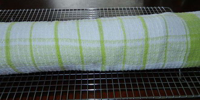 Рецепт рулета с клубникой и сливками