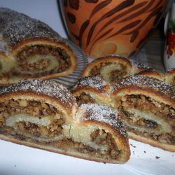 Рецепт Рулета с ореховой начинкой