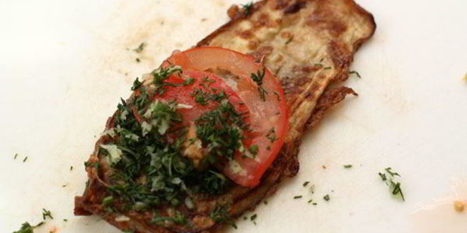 Рецепт рулетиков из баклажанов