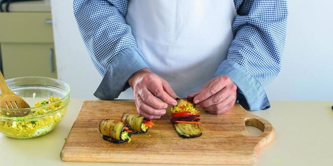 Рецепт рулетов из баклажанов с овощами