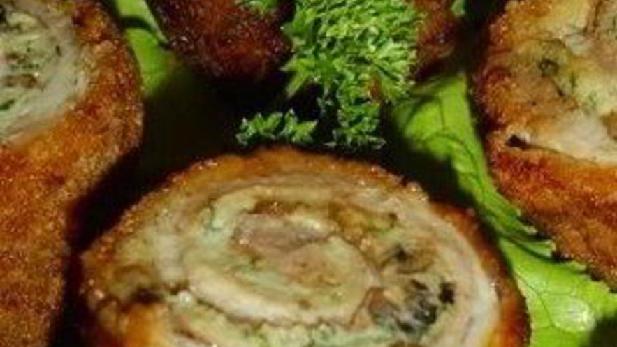 Рецепт свиных рулетов с омлетом и грибами