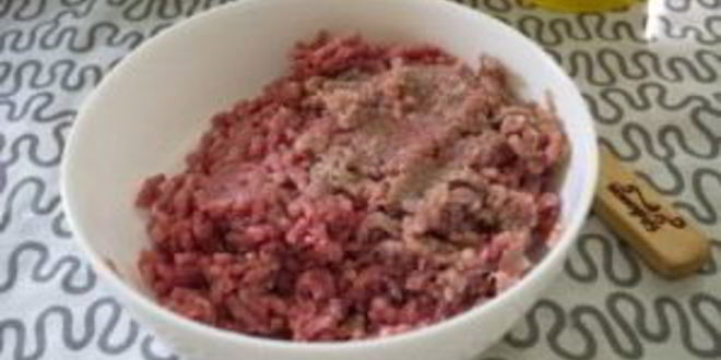 Рецепт сырно-мясного рулет