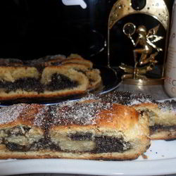 Рецепт Творожного рулета с маком и шоколадом