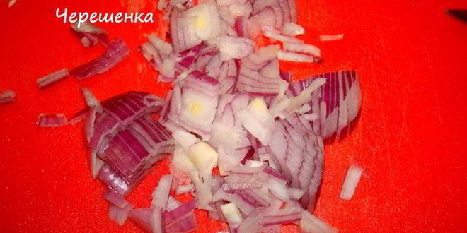 Рецепт закусочных слоеных рулетиков с рыбой, капустой и яйцом