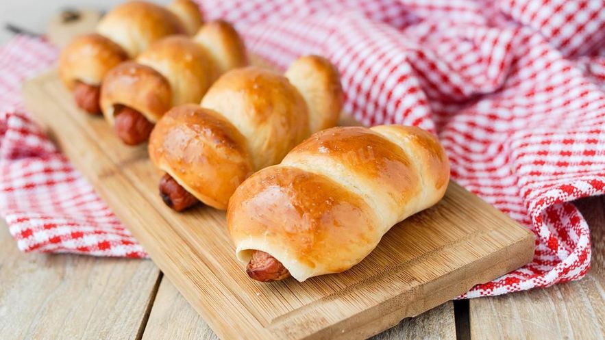 Рецепт сосисок в тесте на кефире