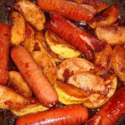 Рецепт Сосисок в яблочном соусе