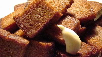 Рецепт Сухариков с чесноком