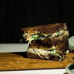 Рецепт Сэндвича-гриля со шпинатом и фетой