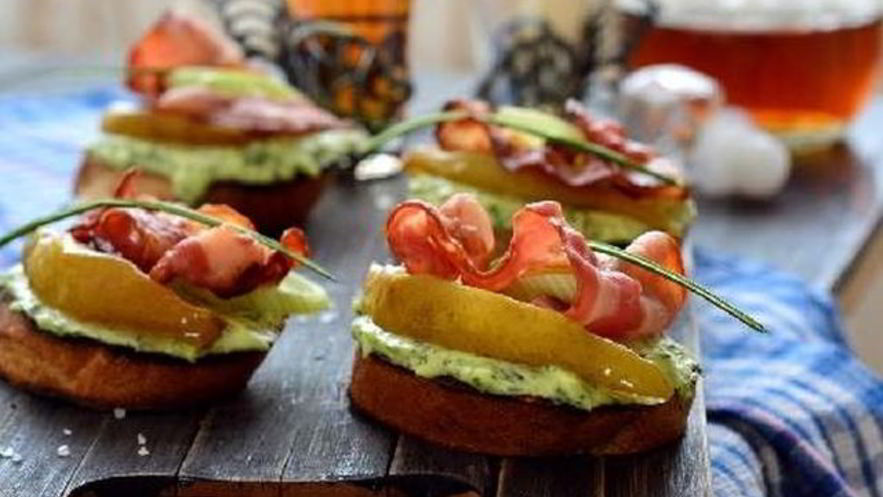 Рецепт сэндвича с беконом и грушами