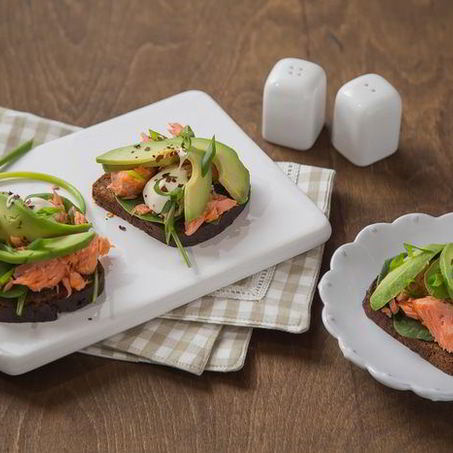 Рецепт Сэндвича с копченым лососем и авокадо