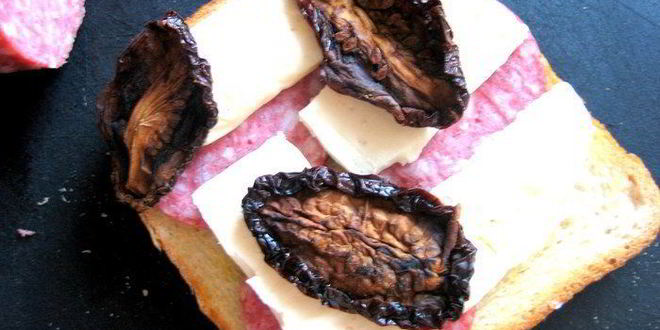 Рецепт сэндвича с ветчиной и салями