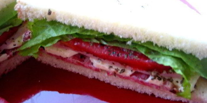 Рецепт сэндвича с ветчиной и салями