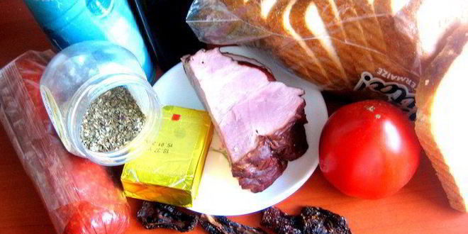 Рецепт сэндвича с ветчиной и салями