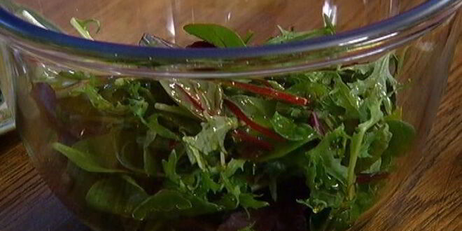 Рецепт сэндвича со стейком, помидором и авокадо