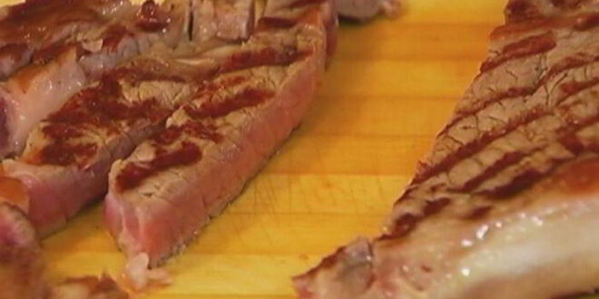 Рецепт сэндвича со стейком, руколой и помидорами