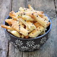 Рецепт Сырных палочек с ароматными травами и кунжутом