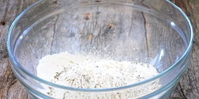 Рецепт сырных палочек с ароматными травами и кунжутом