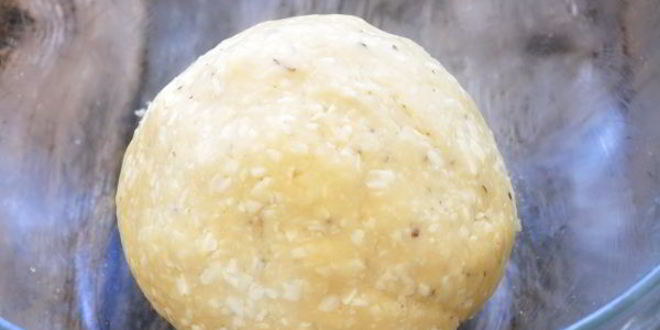 Рецепт сырных палочек с ароматными травами и кунжутом