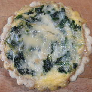 Рецепт Ореховой тарталетки с горгонзолой и шпинатом