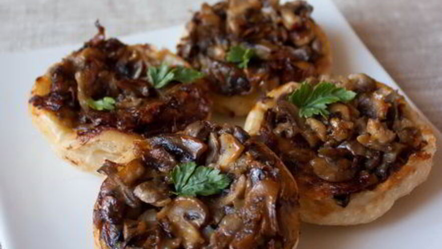 Рецепт тарталеток-перевертышей с шампиньонами