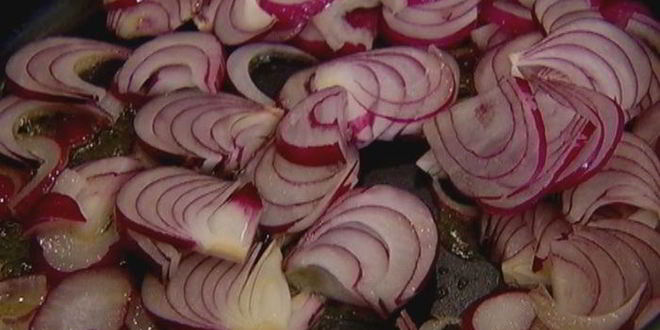 Рецепт тарталеток с карамелизированным луком и фетой