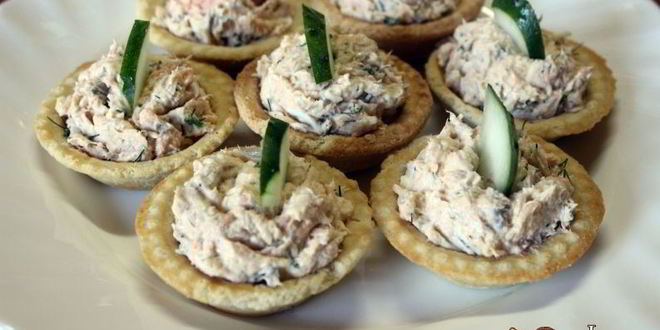 Рецепт тарталеток с красной рыбой и сыром