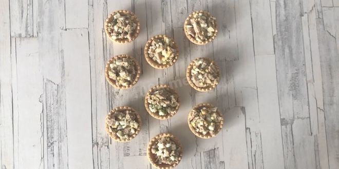 Рецепт тарталеток с печенью трески и яйцом