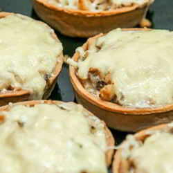 Рецепт Тарталеток с сыром и грибами