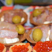 Тарталетки со слабосоленым муксуном