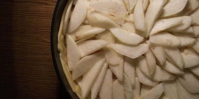 Рецепт грушевого тарта с мятной заливкой