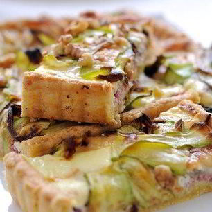 Рецепт Тарта из цукини, прошутто и сыра Таледжио с тестом из поленты