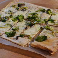 Рецепт Тарта с брокколи, луком-пореем и сыром