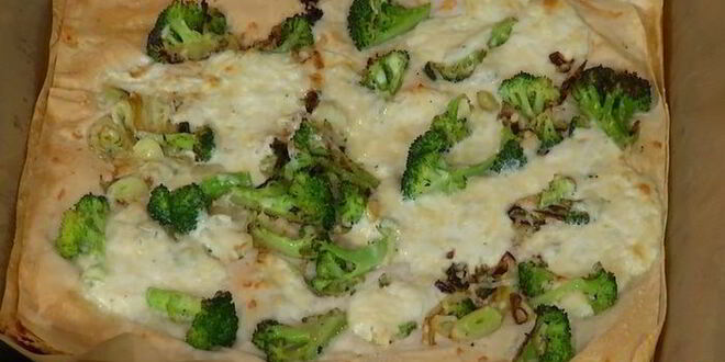 Рецепт тарта с брокколи, луком-пореем и сыром