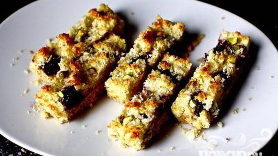 Рецепт тарта с ежевикой и фисташками