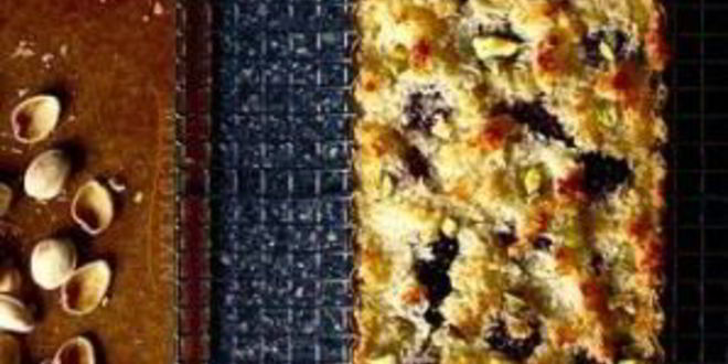 Рецепт тарта с ежевикой и фисташками